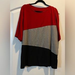 Women’s size 2X? short sleeve shirt no identifiable tags